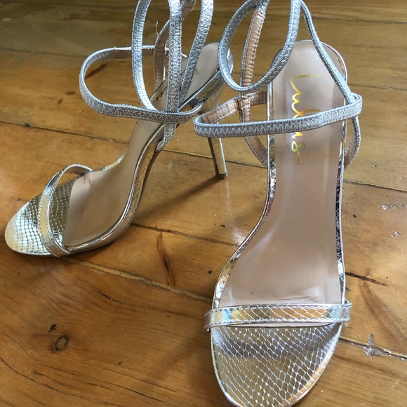 Silver Heels🐍🌬 - strappy snake stiletto - Picture 2 of 9